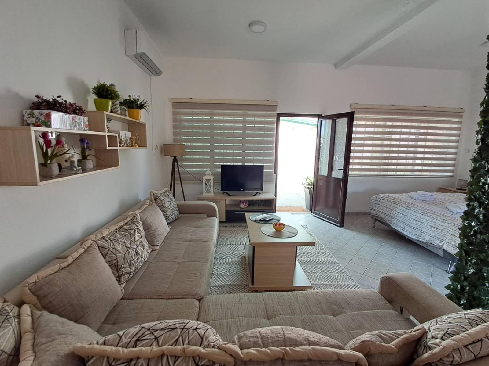 Olive Apartment Ποντγορίτσα Εξωτερικό φωτογραφία