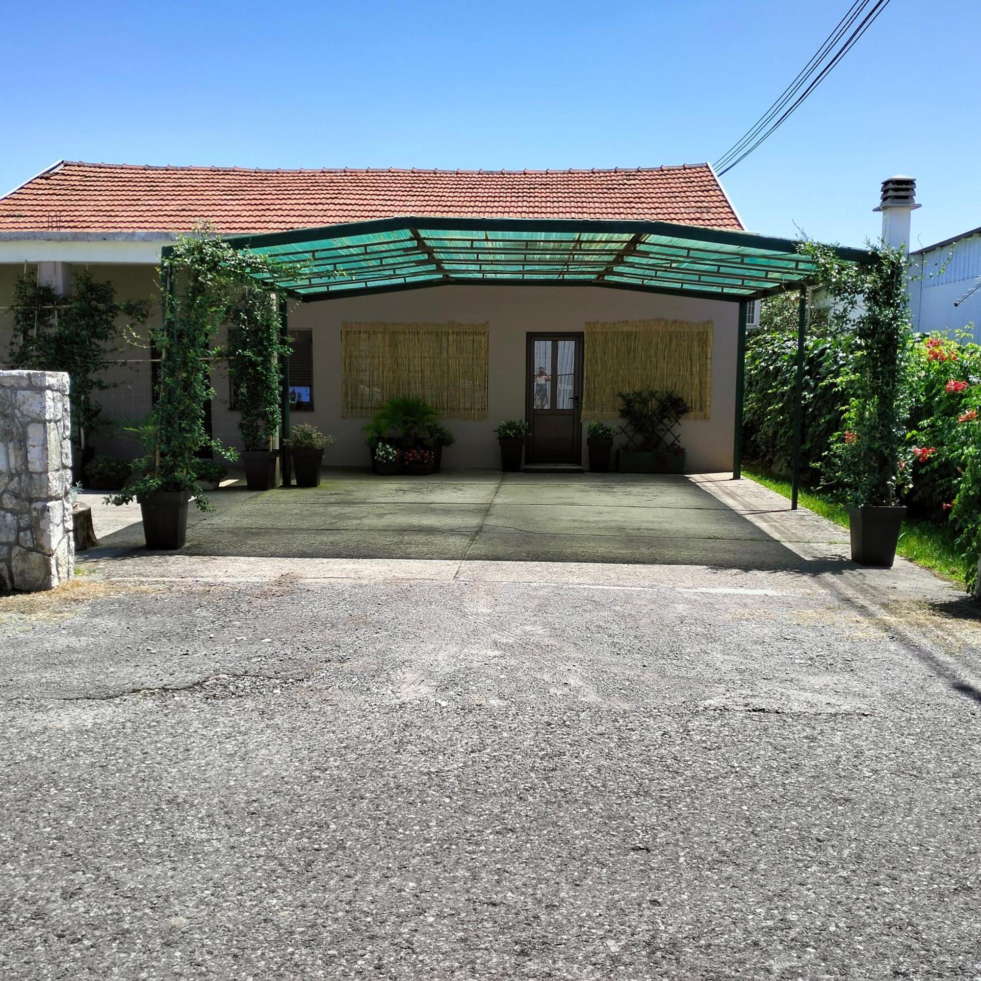 Olive Apartment Ποντγορίτσα Εξωτερικό φωτογραφία